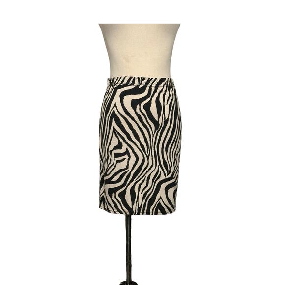Pretty Little Thing cream black zebra print pull on mini skirt size 6 - Picture 8 of 11